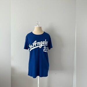 🏷️ Woman’s Dodgers Kershaw 22 Graphic T-Shirt
